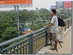 Bangkok Flooding:  Views from Rama IV Bridge