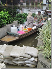 Bangkok Flooding: Rama IV Market Photos