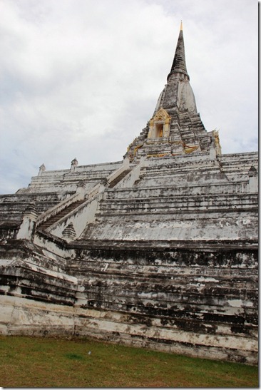 2012_08_11 Wat Phu Khao Thong (4)