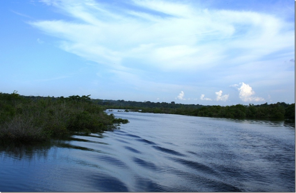 2008_07_17 Brazil Amazon River (2)